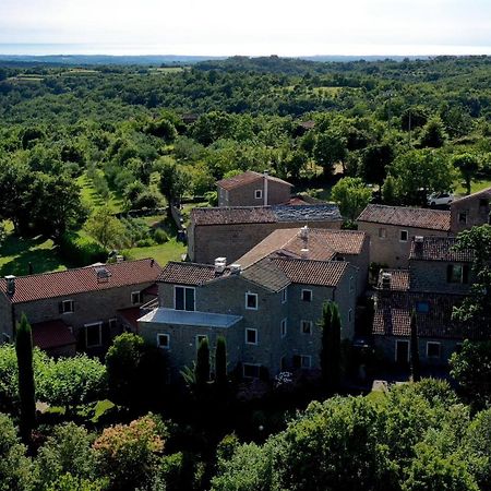 L'Abbraccio Della Quercia Apartamento Momjan Exterior foto
